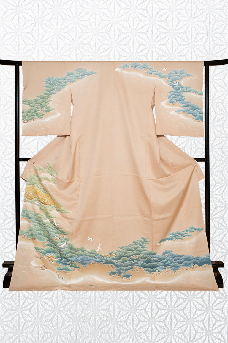 訪問着（松林 うたせ糊）
Homongi (semi-formal kimono) with a pine grove pattern